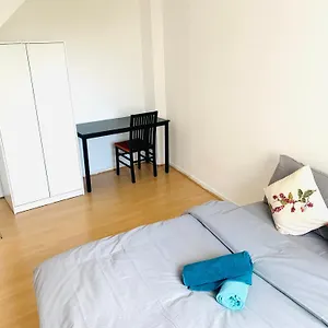 Double Near Tower Bridge 403 London